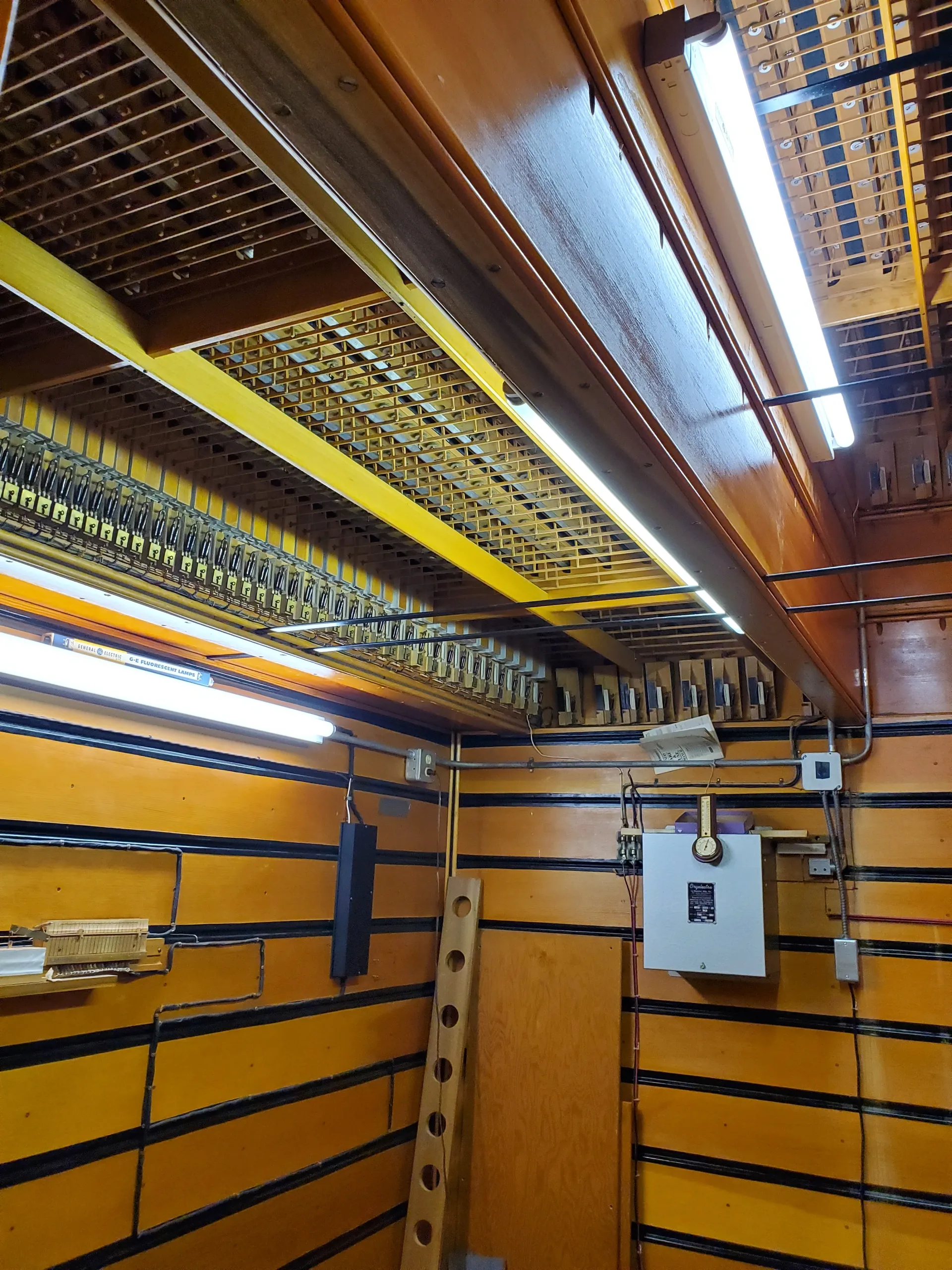 inside austin universal air chest